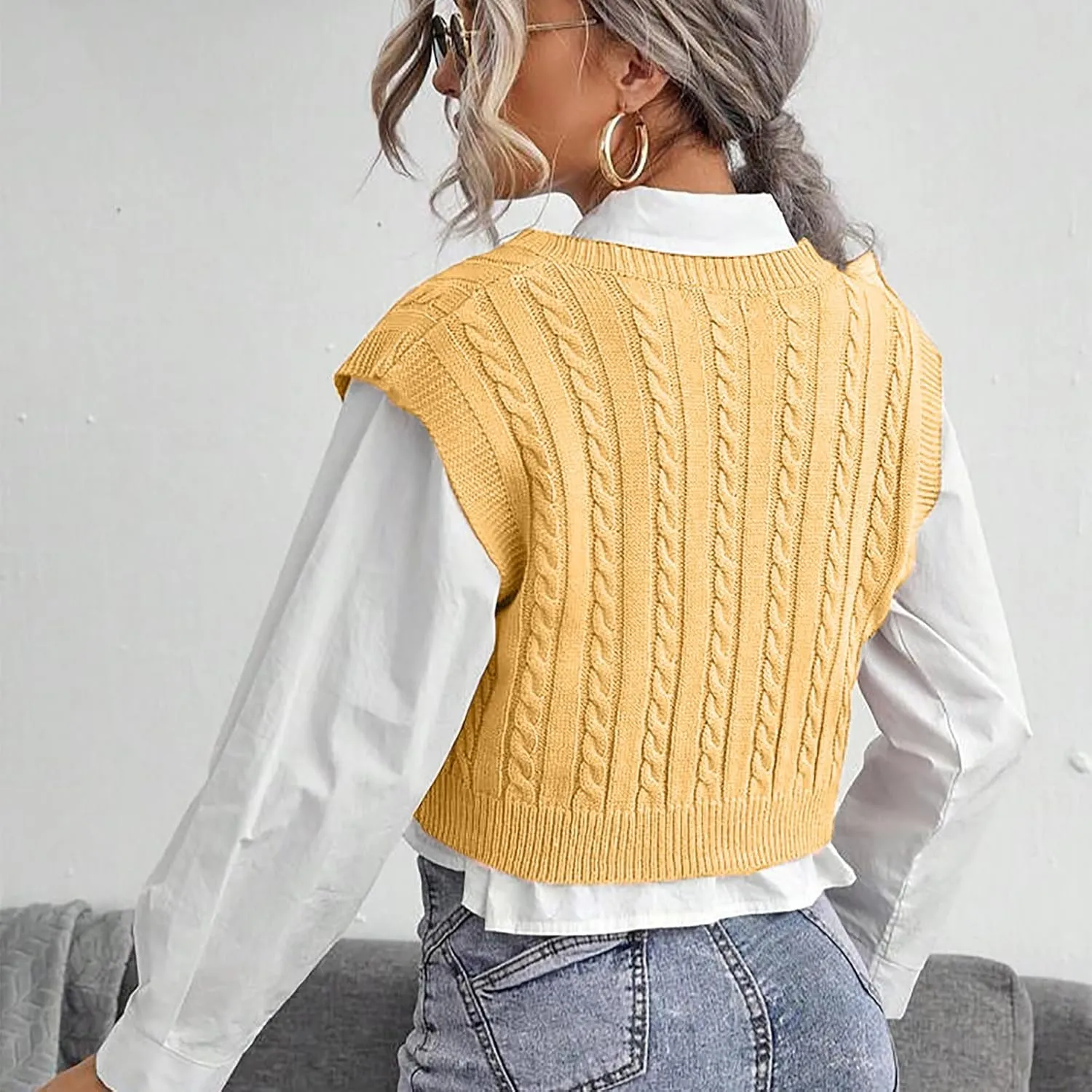 Sweater Vest for Women Fashion Cropped Cable Knit Sweater Vest Casual Sleeveless Knitted Tops Winter Clothes