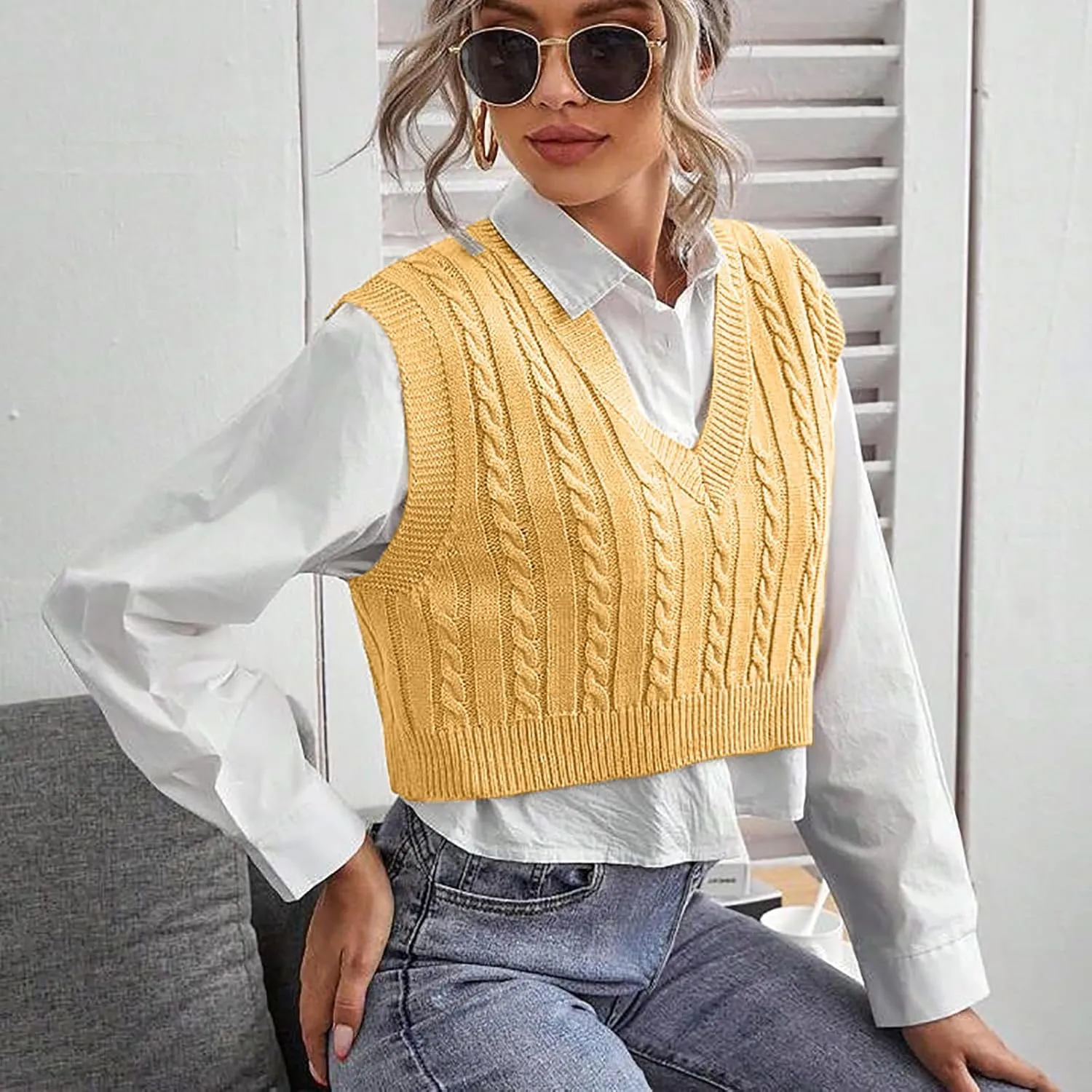 Sweater Vest for Women Fashion Cropped Cable Knit Sweater Vest Casual Sleeveless Knitted Tops Winter Clothes