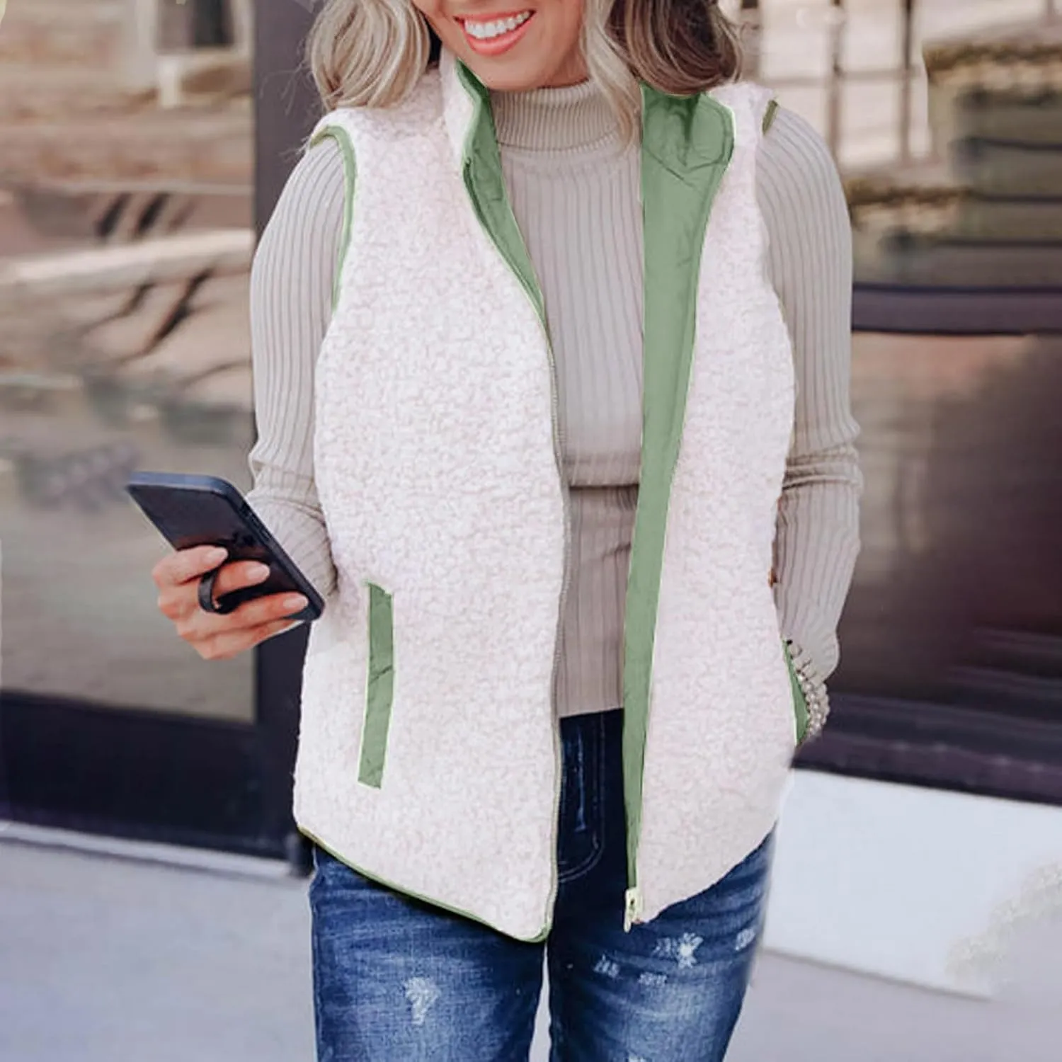Women's Winter Quilted Vest Sherpa Sherpa Lined Zip Up Puffer Vest Jacket Sleeveless Outerwear Coats with Pockets